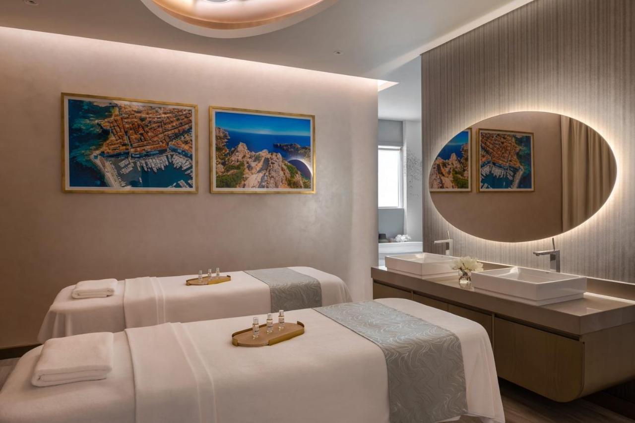 Paramount Hotel Midtown Dubai Ngoại thất bức ảnh Spa at the hotel